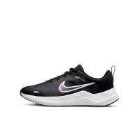Nike Downshifter 12, Scarpe da Ginnastica Bambini e ragazzi, Nero (Black White Dk Smoke Grey), 39 EU