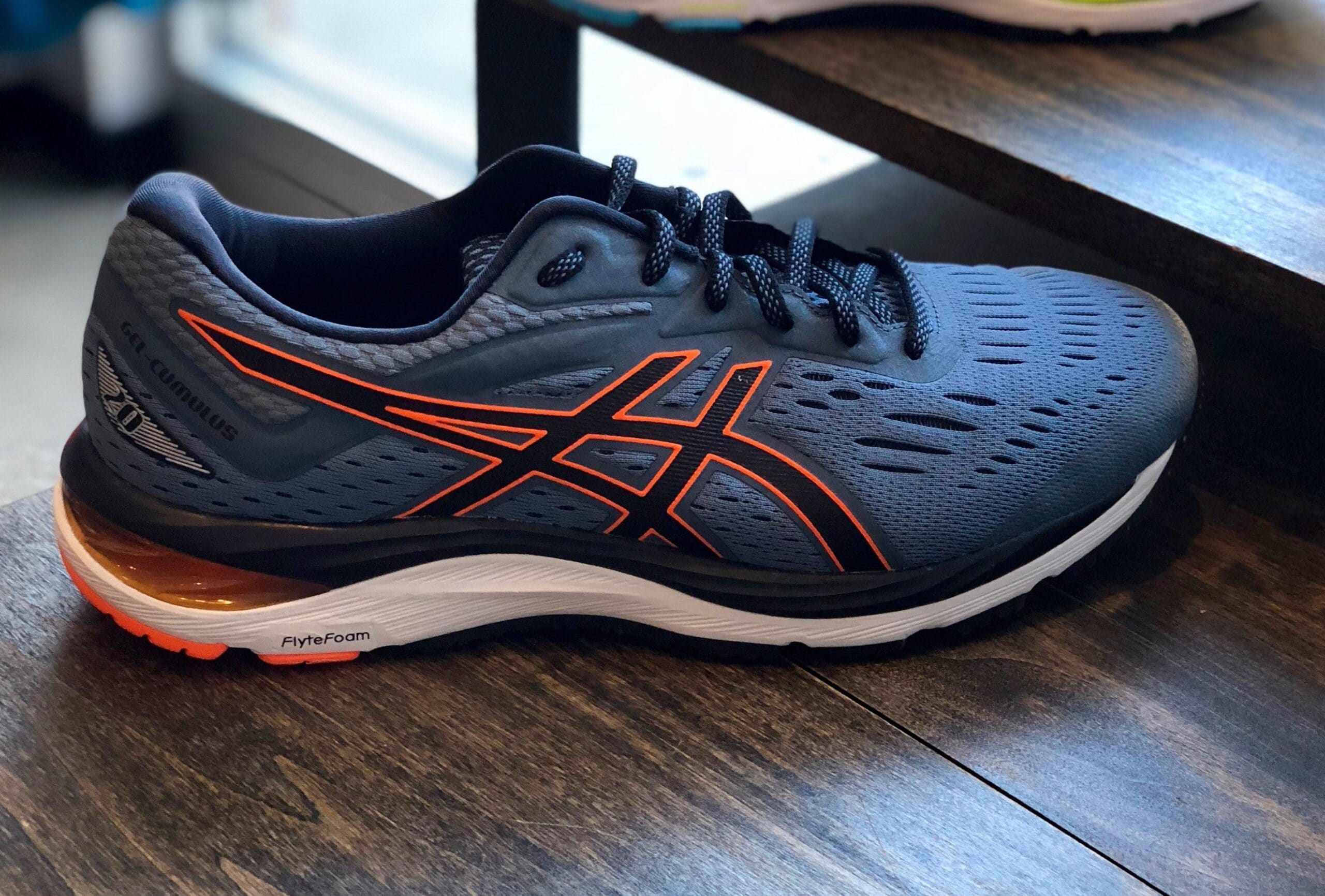 recensione asics cumulus 20